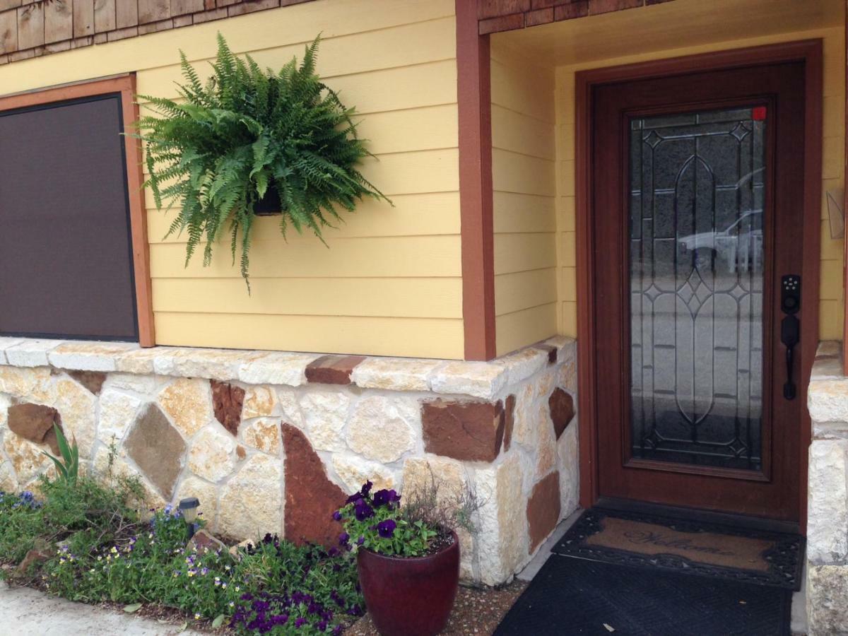 Square Inn Wimberley Kültér fotó