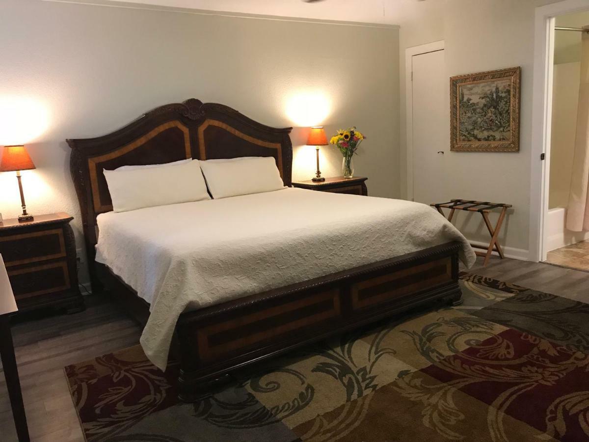 Square Inn Wimberley Kültér fotó